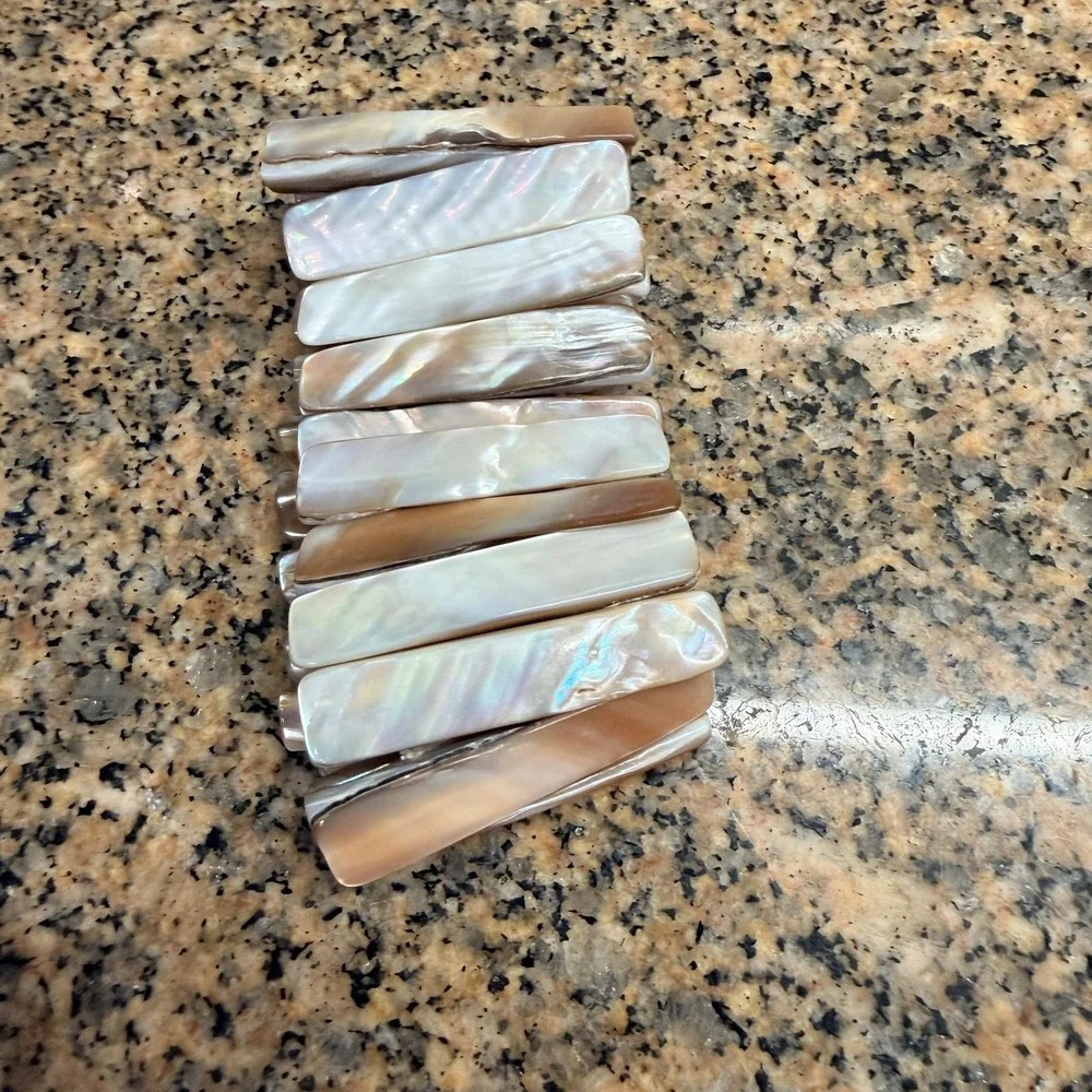 VTG White Mother Of Pearl Shell Wide Cuff Bracelet Womens Stretch Beach Boho